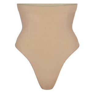 NWOT SKIMS SEAMLESS SCULPT HIGH WAISTED THONG CLAY LARGE